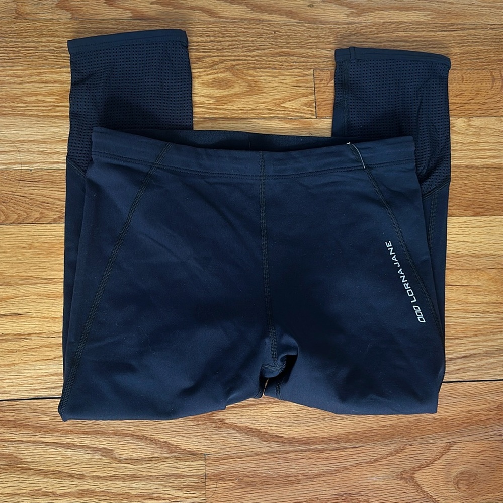 Lorna Jane cropped leggings Size small